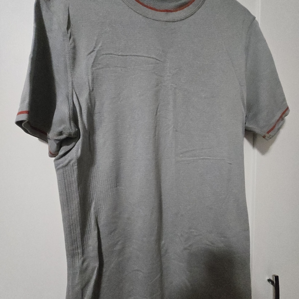lululemon athletica Gray Short Sleeve Tee